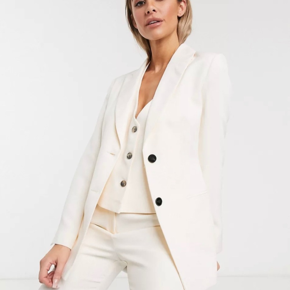 Pop waisted suit blazer in ivory